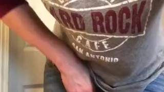 Firm MILF ass in tight jeans ;)