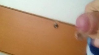Joven con enorme verga