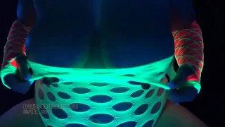 BBW milf 40 k huge boobs big nipples finger paints breast black light