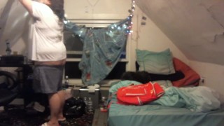 fat white girl buttcrack cleaning and making bed