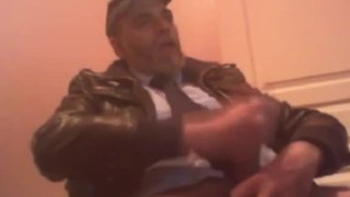 SECURITY GUARD JACKING OFF AT WORK
