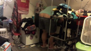 fat white girl buttcrack folding clothes