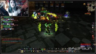 World of Warcraft Gamer Girl Does Her Best to Heal while Cumming