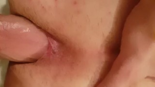 Lo inculo mentre il suo ragazzo non c'è