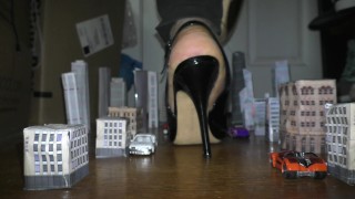 amaninheels | Manolo Blahniks Stroll Through Town (teaser)