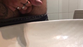 Pissing il mio capo in pizzeria toilet