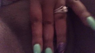 Pretty pussy play