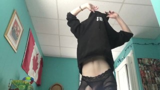 Sexy Twink home alone (Plays with himself)