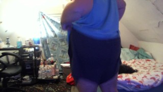 buttcrack cleaning up - shorts are too big