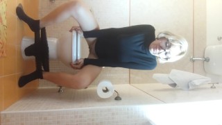 segretaria scoreggiona e porcella