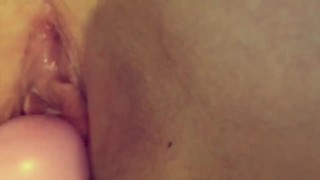 A lil peek vibrator contracting cunt