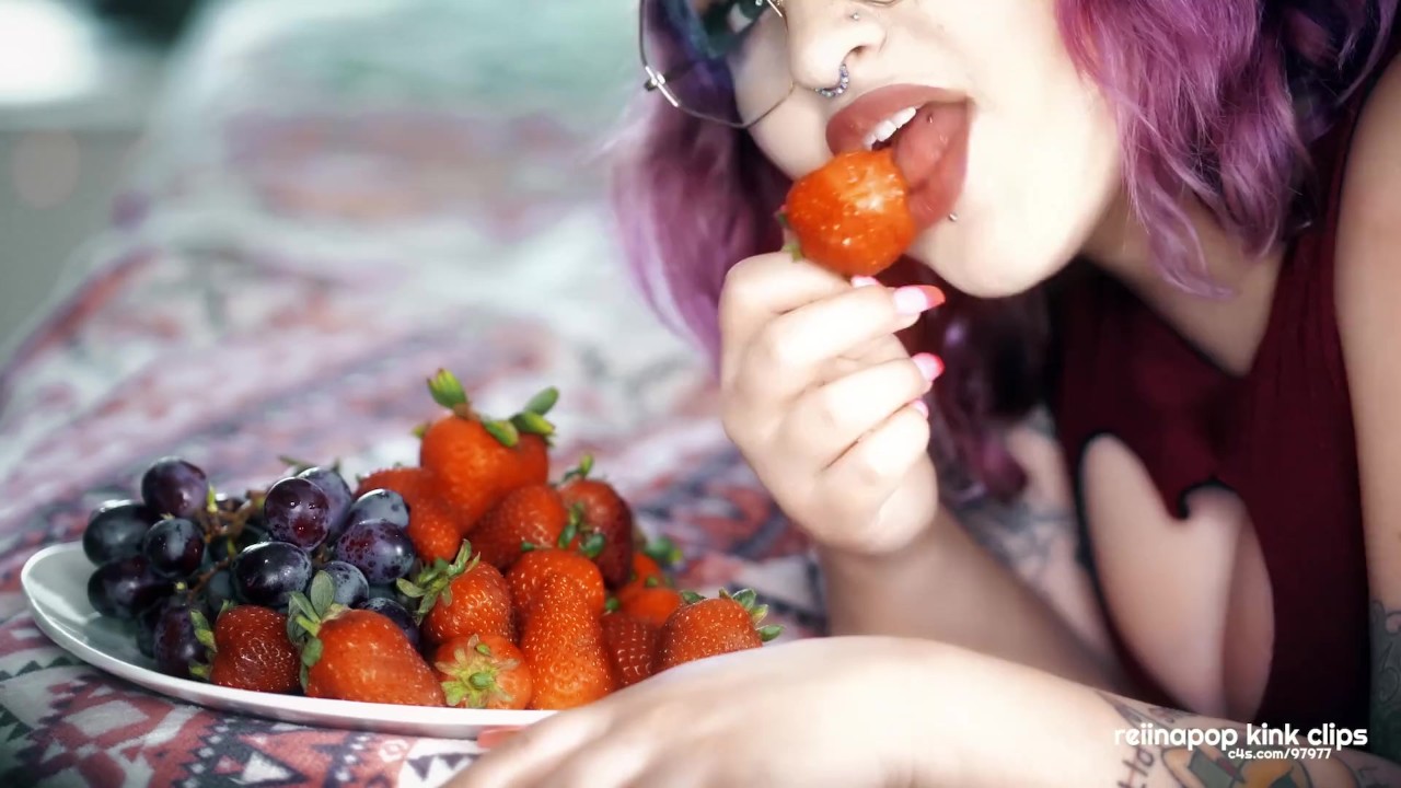 4K Red Berries ASMR - Mouth Sounds + Mastication - Бесплатное порно -  YouPorn