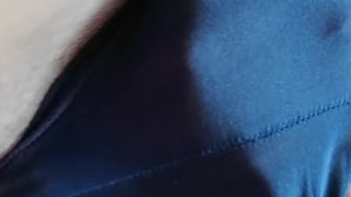 MILF AMATORIALE TETTONA SI MASTURBA LA FICA PELOSA