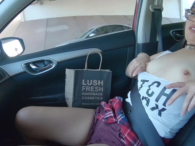 Fingering Herself Car Squirt