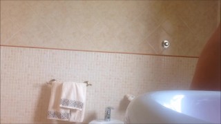 vuoi sotto la doccia?