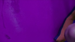 Chico se ORINA en su propio pecho con el pene erecto - Alex CUM