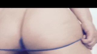 Curvy blonde all booty play