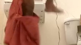 Shaving the puubs
