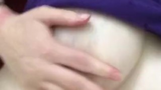 Milf masturbating