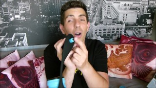 REBEL SURGE rock off : Le principe du petit doigt durant la fellation