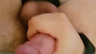 SZYBKIE ONANIZOWANIE SIĘ PRZED PRACĄ - DAIMONDEXXX