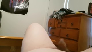 Chub jacks off in friends bed