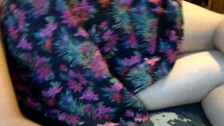 Fucking my Pussy With My Hairbrush!