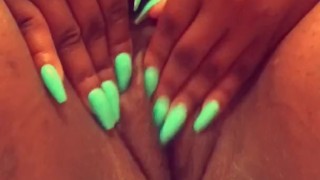 Jewyl-playing with my pussy at work