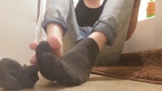 Dildo massaged by hot size 16 feet !!! With sound