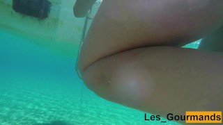 Milf Mom Fingering and Pussy Eating in Greek Sea 