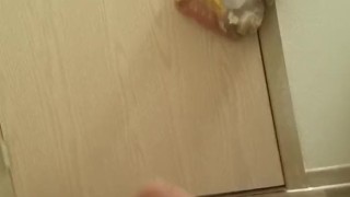 Fast masturbator is at it again