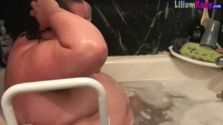 Lilium Takes a Bath