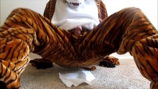 Tiger Murrsuiter Masturbates and Cums HARD preview