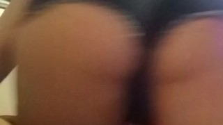 Harley shaking ass
