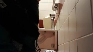 Public washroom wallriding