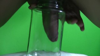 Quiere llenar de LECHE este bazo poco a poco Joven Amateur - Alex CUM