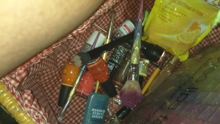Peeing a BUNCH!! In this makeup box ;P