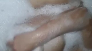 Un bagno rilassante parte 1 