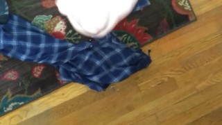 Jerking off to pornhub with morning wood