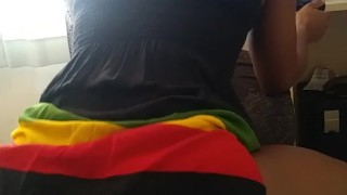 Gamer girl shakes her ass before she gets fucked