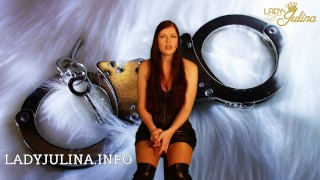 Lady Julinas Sklavenausbildung zur Maulhure Strapon Kehlenfick