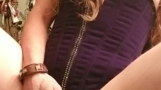 30 second fucktease - milf takes it from dildo machine