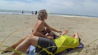 REAL AMATEUR PUBLIC HANDJOB RISKY ON THE BEACH !!! PEOPLE WALKING NEAR...