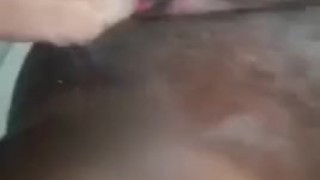 She creamin and squirting on it