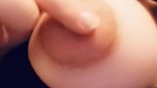 Mamas milky tits