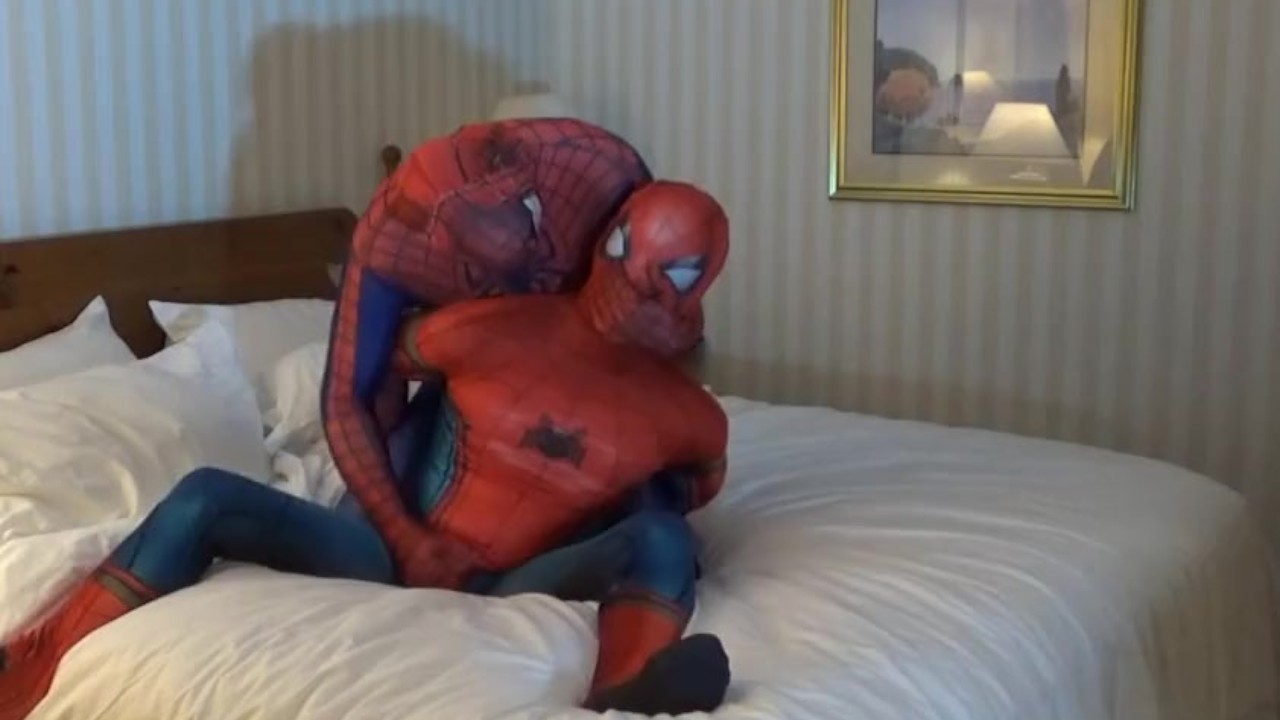 horny classic spiderman overpowers his spider enemy