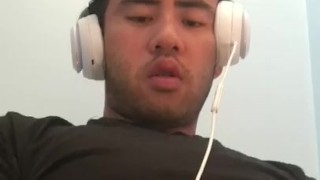 Let me cum and talk dirty to u