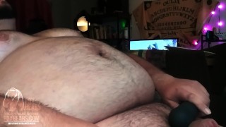 Cubby cums with his favorite vibrator