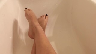 Oiled feet and soles