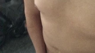 Se masturba por que está solo en Tijuana y buscar un chica para subir contenido